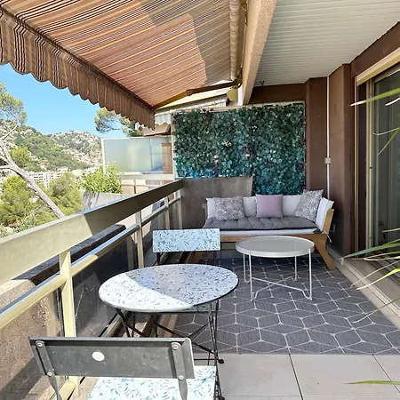 Nice, Grand Studio - Piscine - Terrasse Vue Mer Апартаменты *