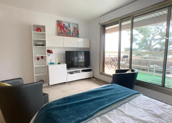 شقة Nice, Grand Studio - Piscine - Terrasse Vue Mer نيس