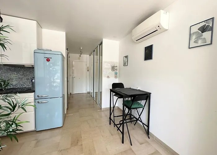 شقة Nice, Grand Studio - Piscine - Terrasse Vue Mer