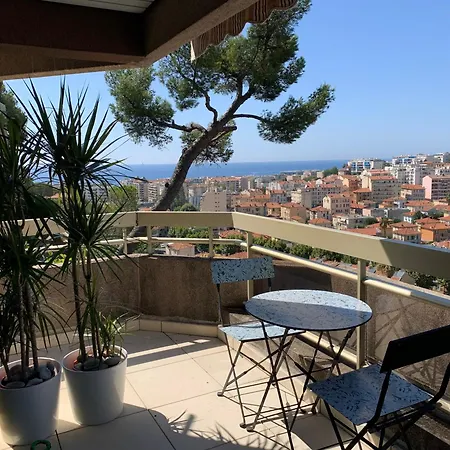 Apartmán Nice, Grand Studio - Piscine - Terrasse Vue Mer *