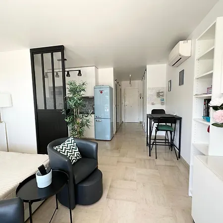 Nice, Grand Studio - Piscine - Terrasse Vue Mer Apartmán Nice