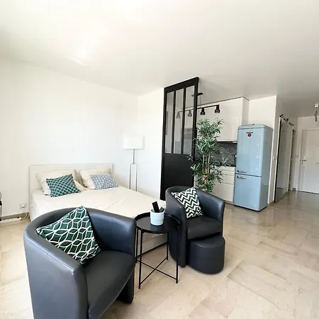 Nice, Grand Studio - Piscine - Terrasse Vue Mer * Niza