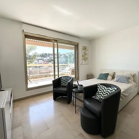 Nice, Grand Studio - Piscine - Terrasse Vue Mer