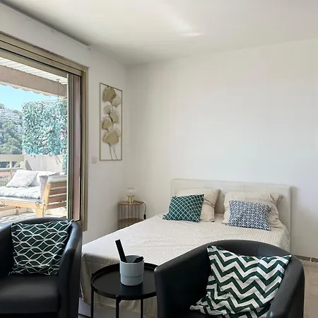 Daire Nice, Grand Studio - Piscine - Terrasse Vue Mer