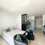 Nice, Grand Studio - Piscine - Terrasse Vue Mer